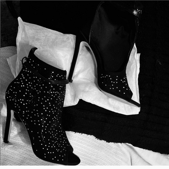 Heels - Picture 4 of 8